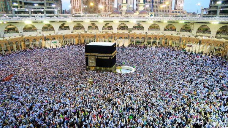 Arabia Saudită interzice accesul pelerinilor străini în țară