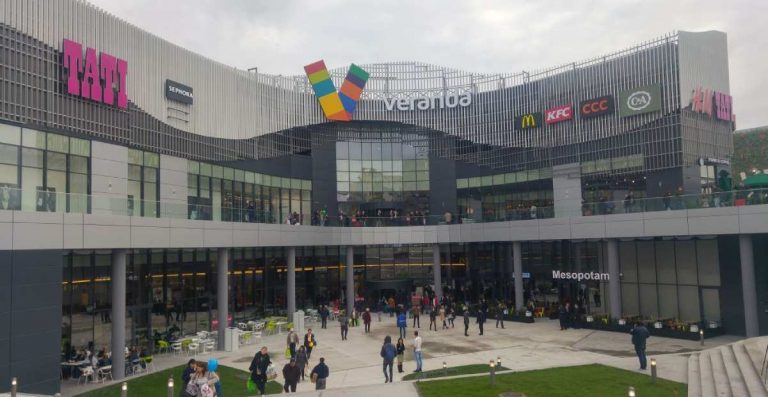 VIDEO Alertă cu bombă la un mall din Capitală