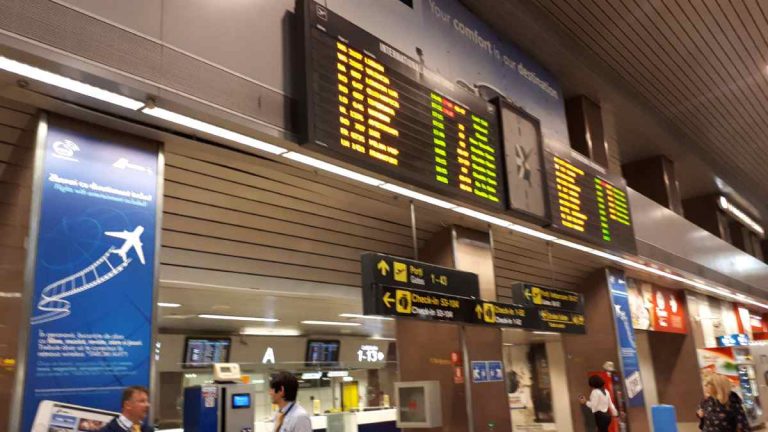 Termoscanere pe Aeroportul Otopeni, începând de vineri