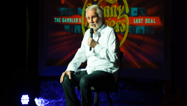 Kenny Rogers, unul dintre cei mai bine vânduţi artişti din toate timpurile, a murit