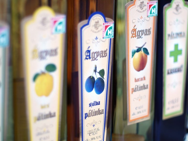 Distileriile de palică din Ungaria cer reducerea TVA