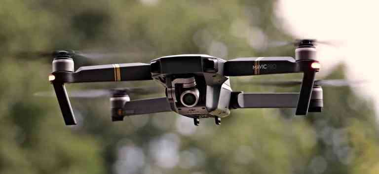 Video: Spania folosește drone pentru a supraveghea respectarea restricțiilor de circulație impuse din cauza Covid-19