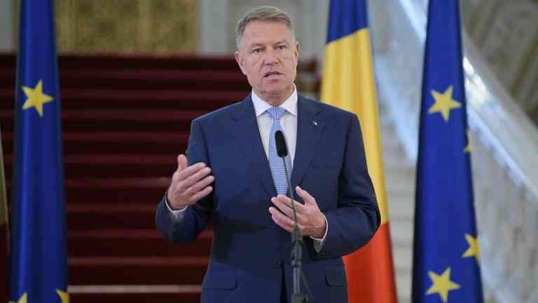 Iohannis: 500 de euro pe lună pentru medicii și personalul medical care lucrează cu pacienți COVID