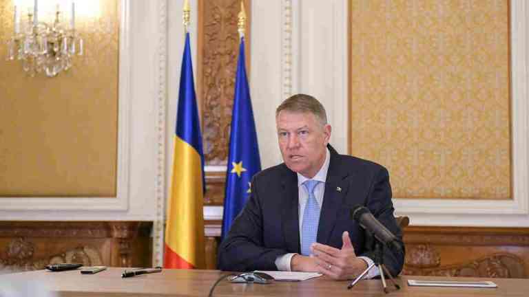 Iohannis: Bonusuri de 500 de euro pe lună pentru personalul medical care lucrează cu pacienți Covid-19