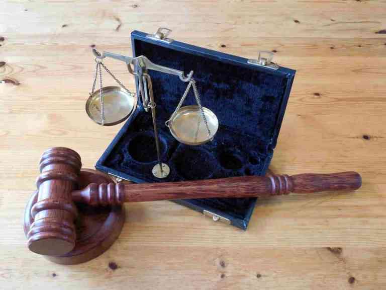 Starea de urgență – iadul debitorilor. Dreptul la apărare al acestora este grav încălcat