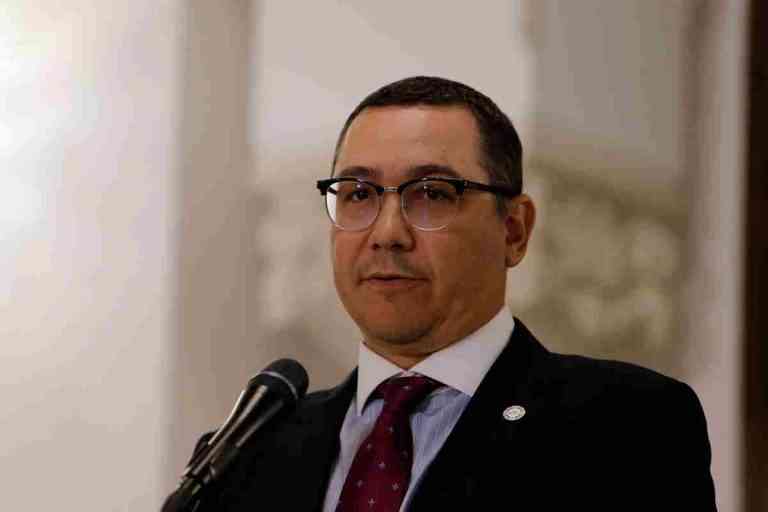 Politicianul, agent patogen în campanie