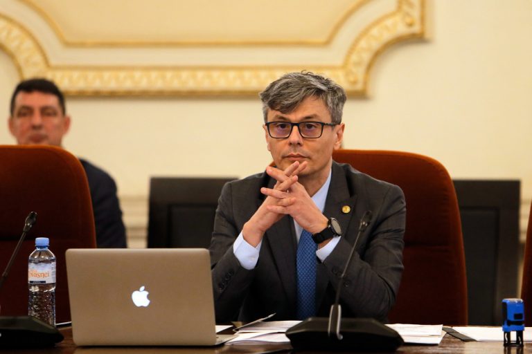 Ministrul Economiei: Lucrăm la un pachet de măsuri pentru repornirea economiei