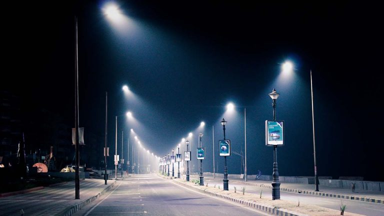 Ministerul Mediului: 384 de milioane de lei pentru iluminatul ecologic al orașelor și comunelor