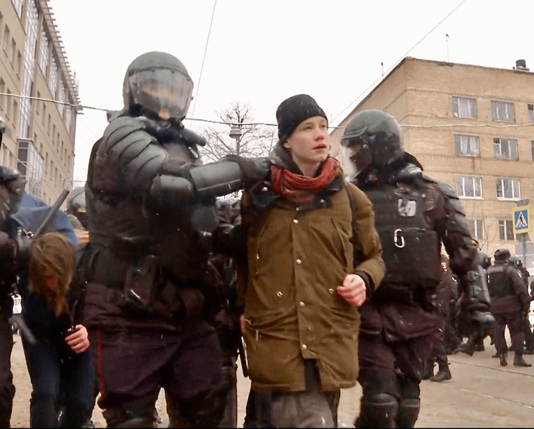 Autoritățile ruse au arestat mii de protestatari care au ieșit în stradă pentru a cere eliberarea lui Navalny.